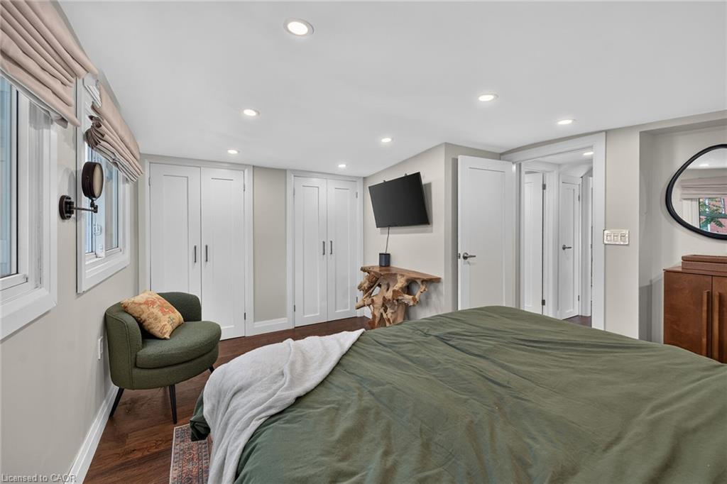 28 Baker Street Property Photo 28