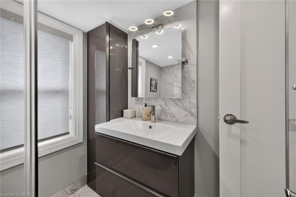 28 Baker Street Property Photo 31