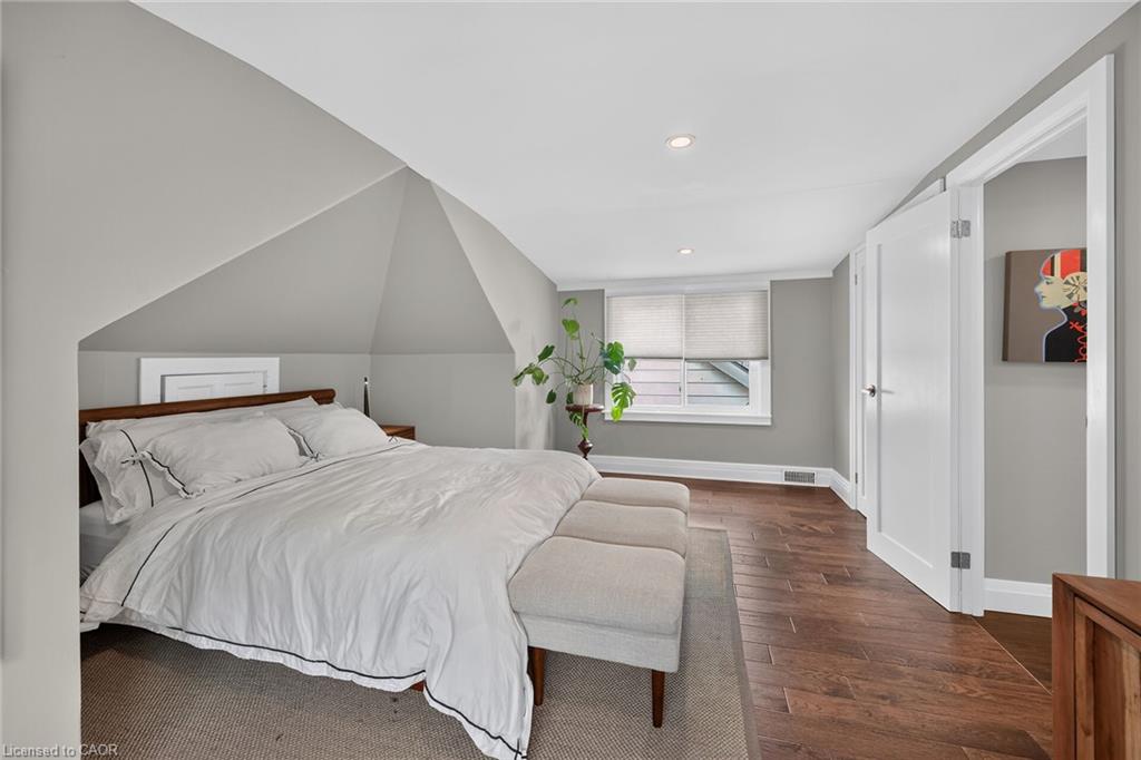 28 Baker Street Property Photo 32