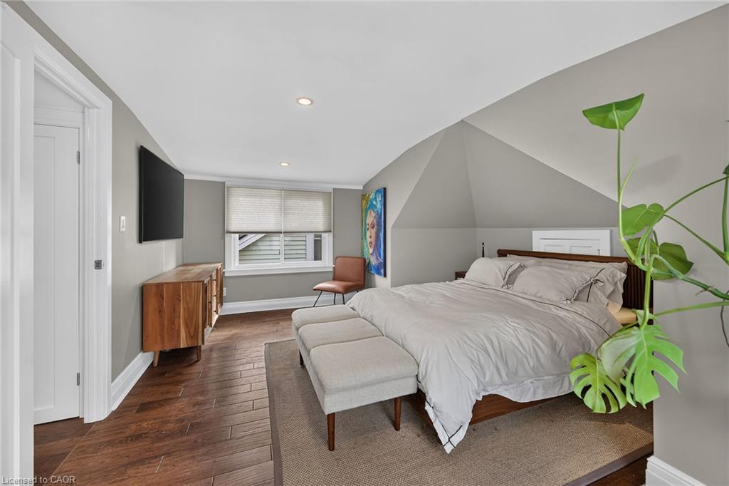 28 Baker Street Property Photo 34