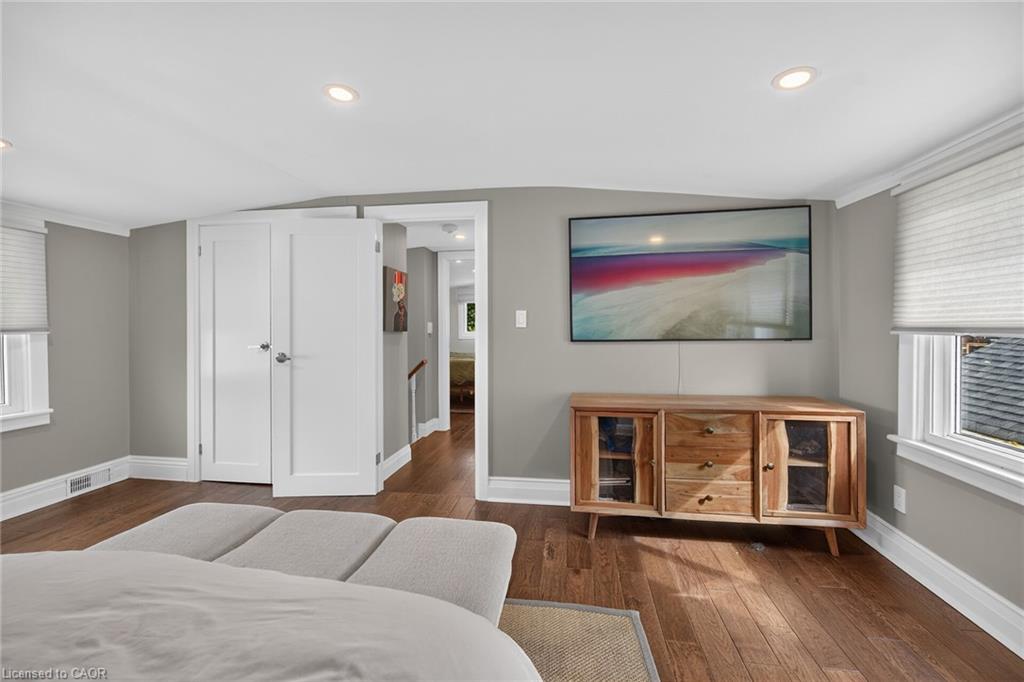 28 Baker Street Property Photo 35