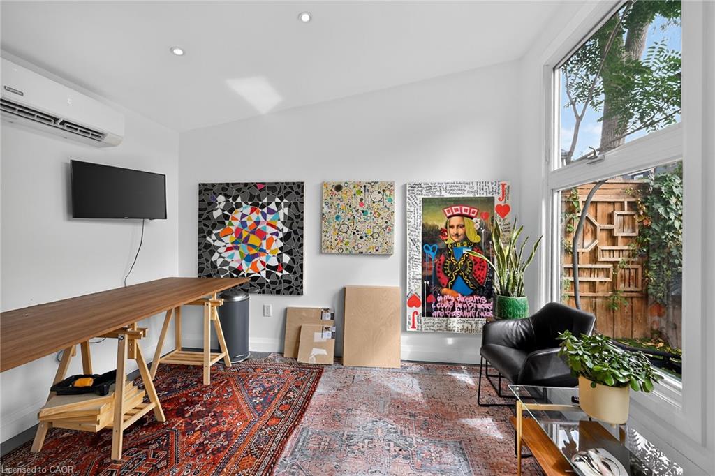 28 Baker Street Property Photo 45