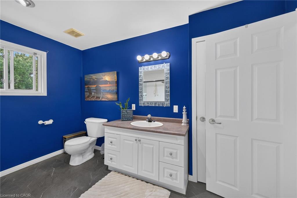 28 Nelles Street E Property Photo 33