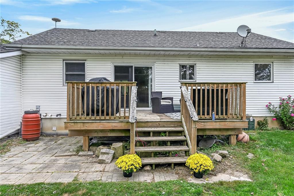 28 Nelles Street E Property Photo 50