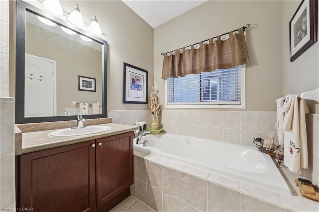 52 Mistycreek Crescent Property Photo 20