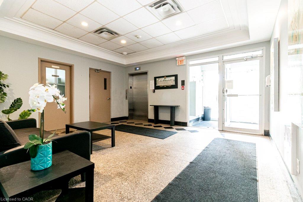407-400 York Boulevard Property Photo 46