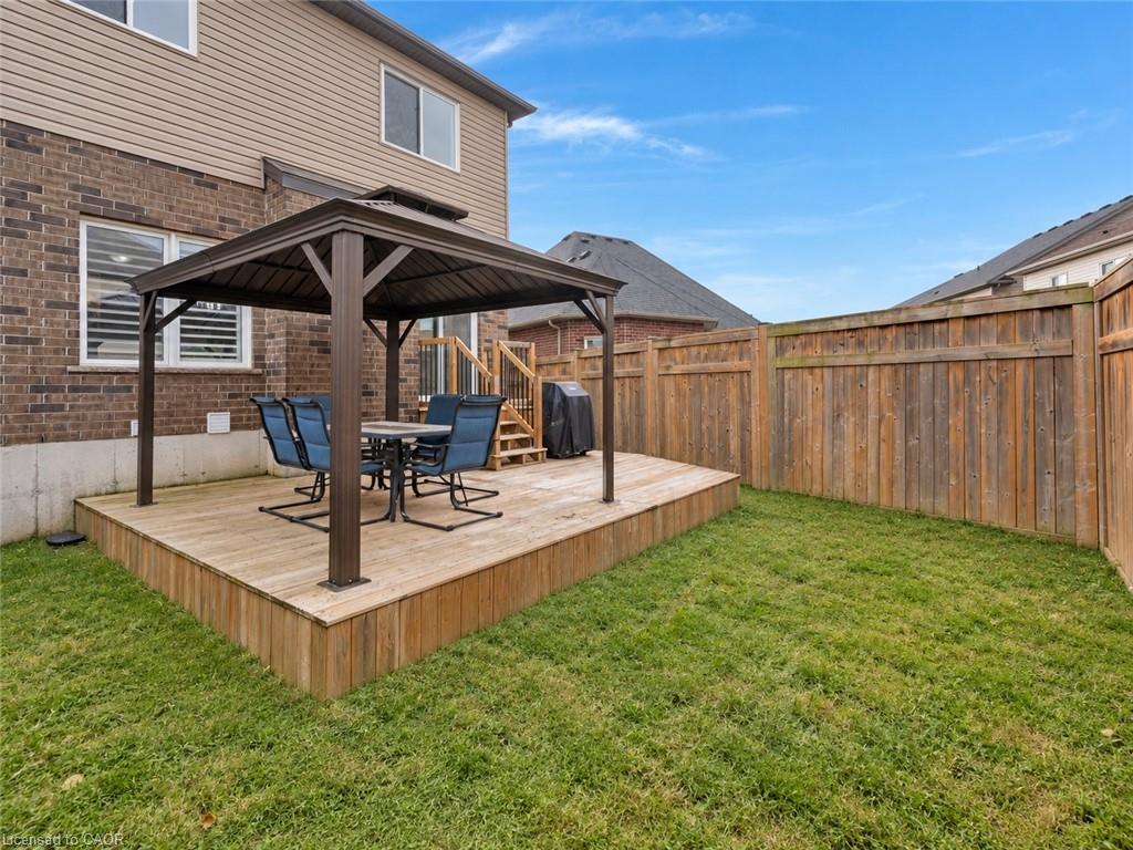 278 Thomas Slee Drive Property Photo 3