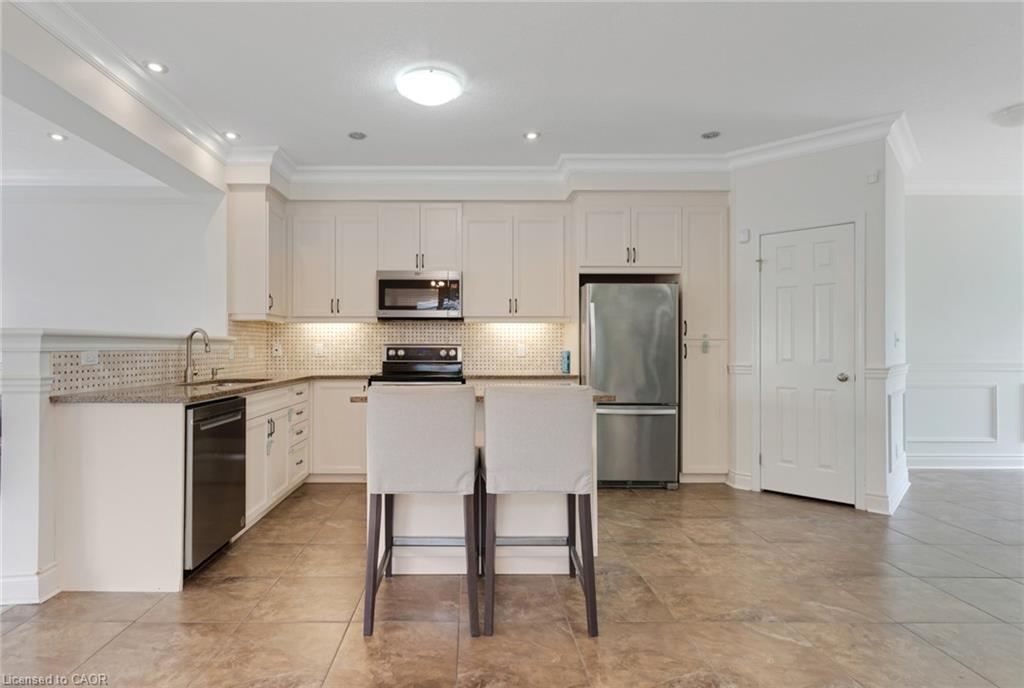 278 Thomas Slee Drive Property Photo 8