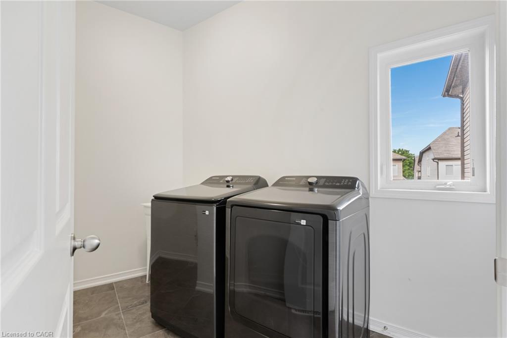 278 Thomas Slee Drive Property Photo 13