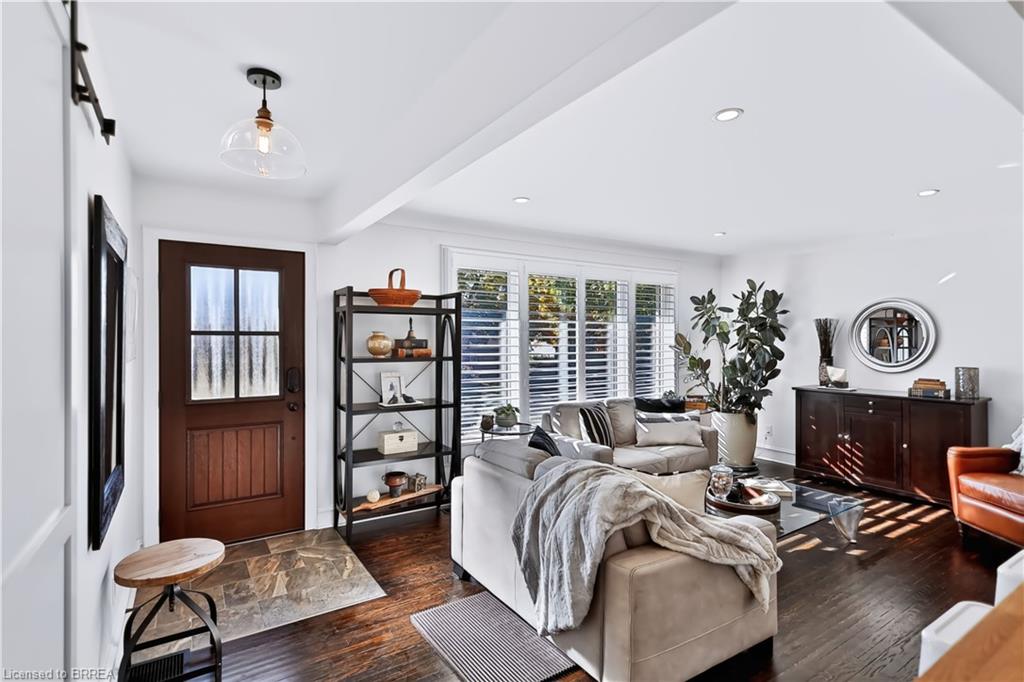 9 Phillip Street Property Photo 3