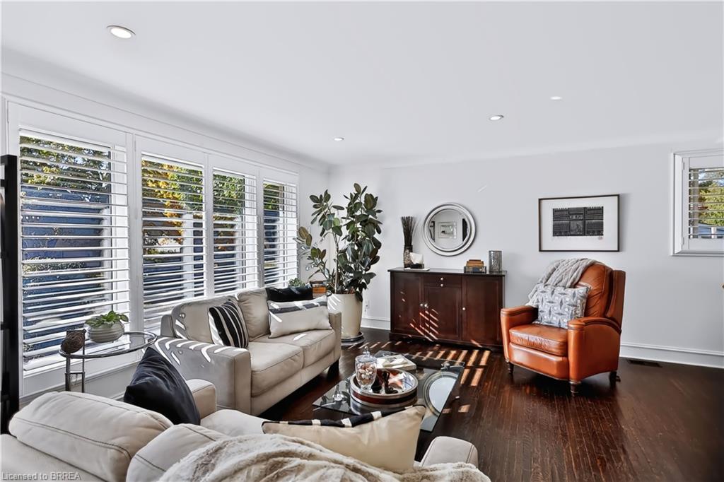9 Phillip Street Property Photo 6