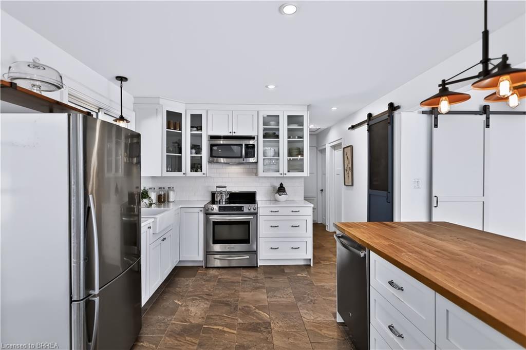9 Phillip Street Property Photo 10