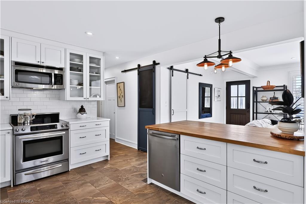 9 Phillip Street Property Photo 11
