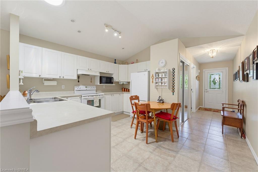 9-73 Morton Avenue W Property Photo 10
