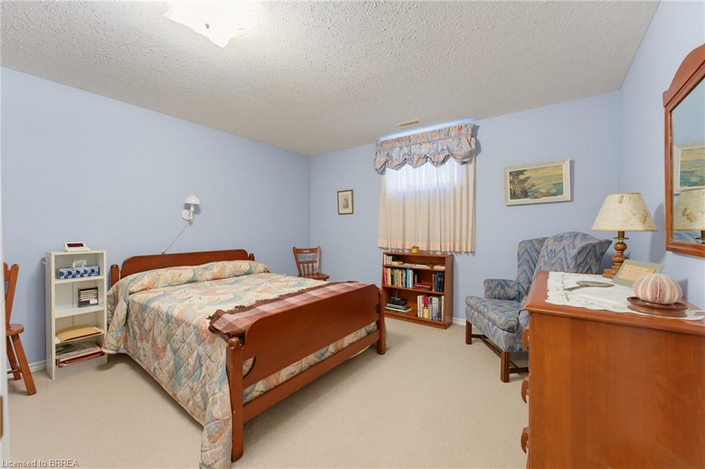 9-73 Morton Avenue W Property Photo 17