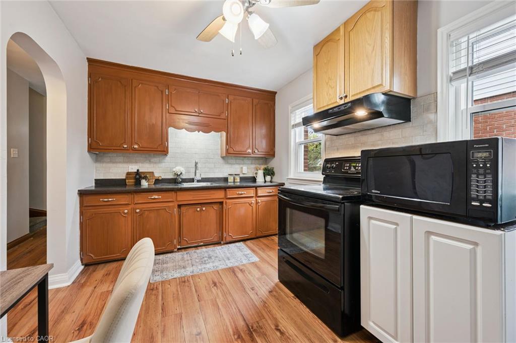 35 Acacia Street Property Photo 6