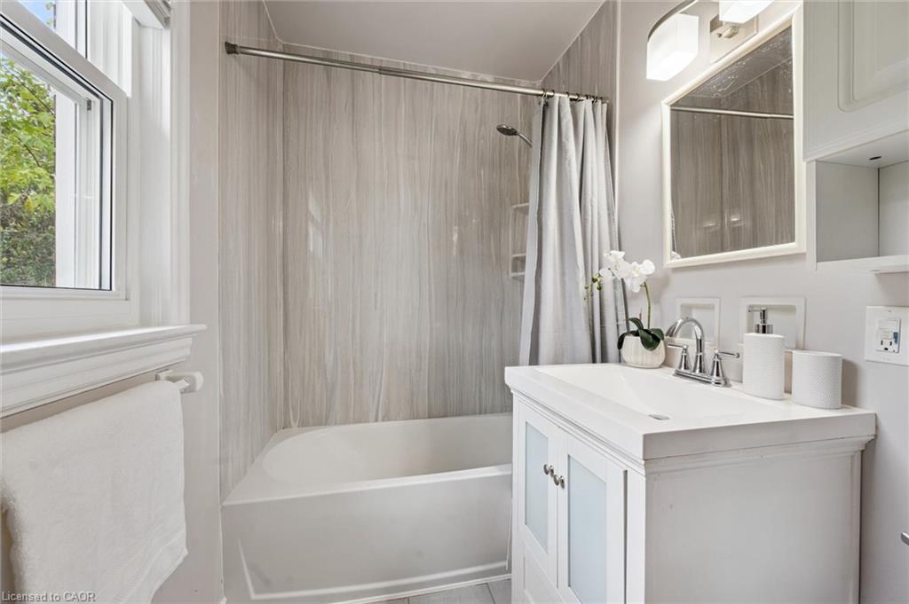 35 Acacia Street Property Photo 10