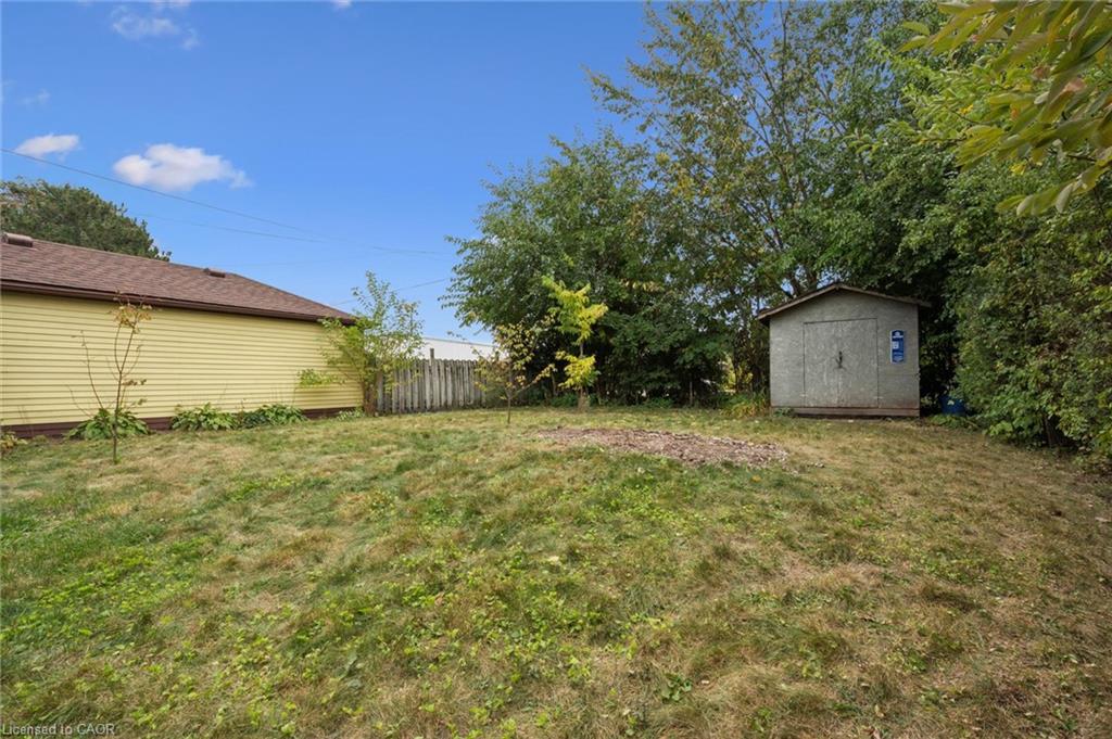 35 Acacia Street Property Photo 21