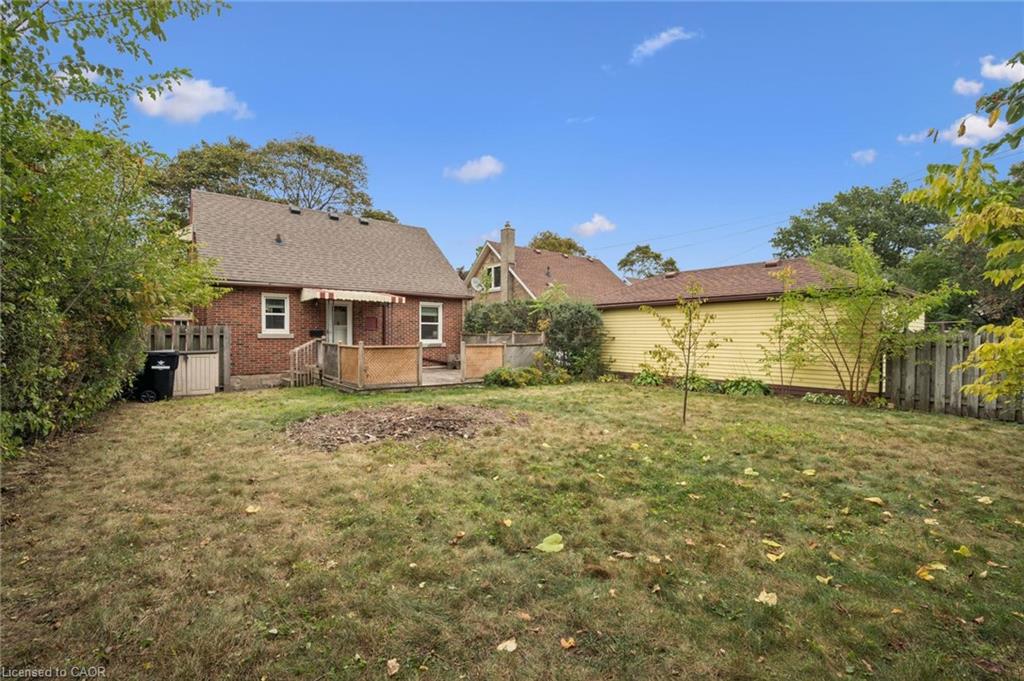 35 Acacia Street Property Photo 24