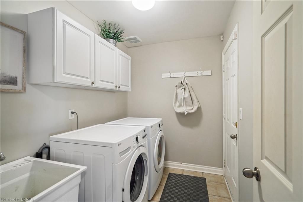 42 Edith Monture Avenue Property Photo 9