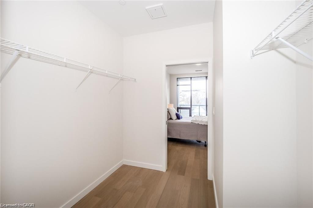 403-690 King Street W Property Photo 11