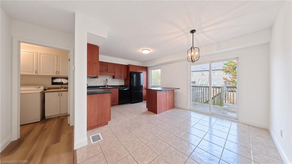 250 Parkvale Drive Property Photo 5