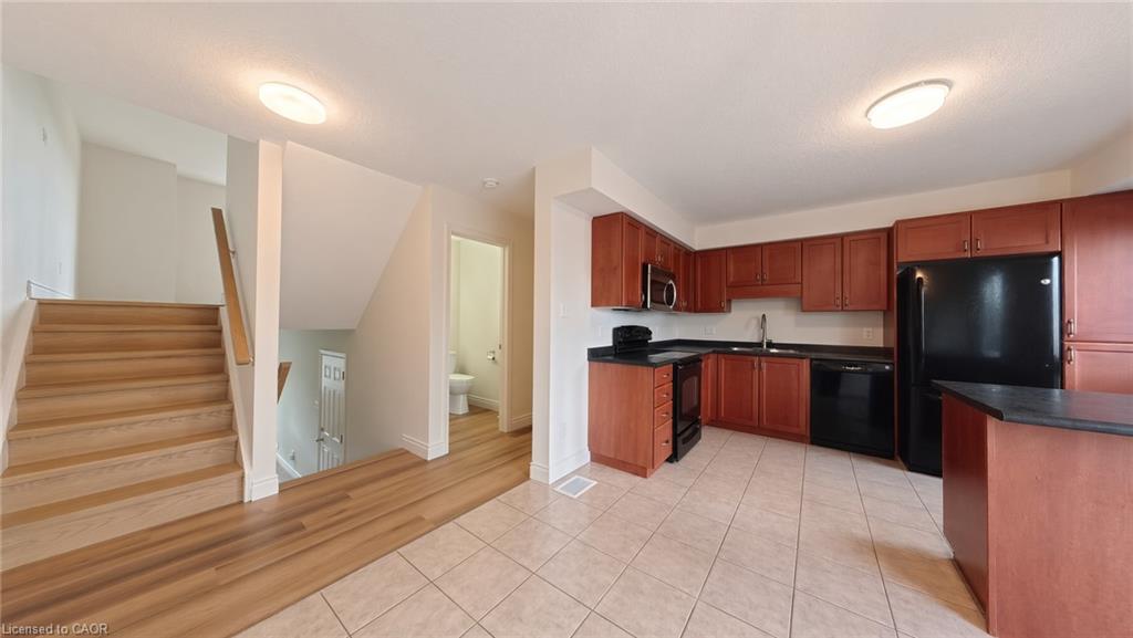 250 Parkvale Drive Property Photo 7