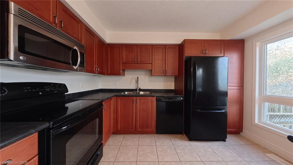 250 Parkvale Drive Property Photo 15