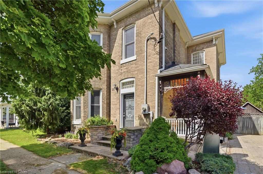86 Oak Street Property Photo 1