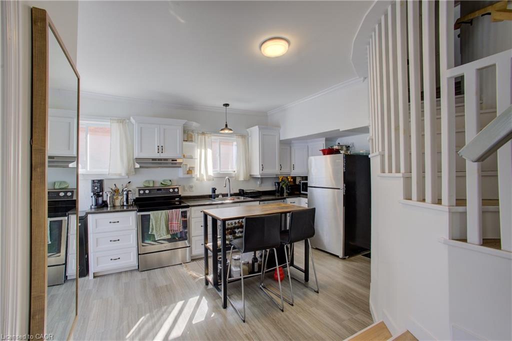 101 John Street E Property Photo 18