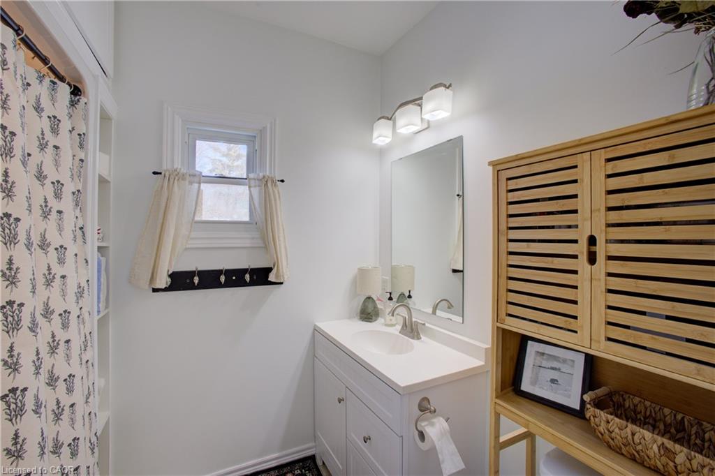 101 John Street E Property Photo 19