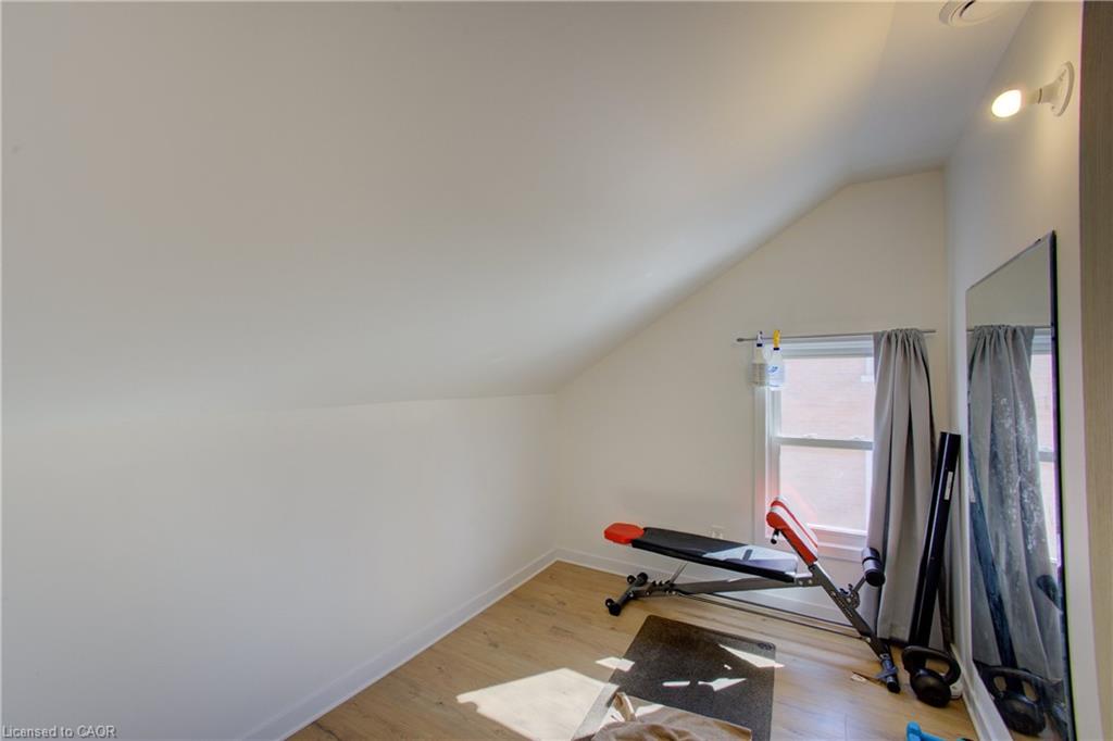 101 John Street E Property Photo 26