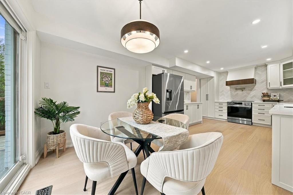 184 Torresdale Avenue Property Photo 9