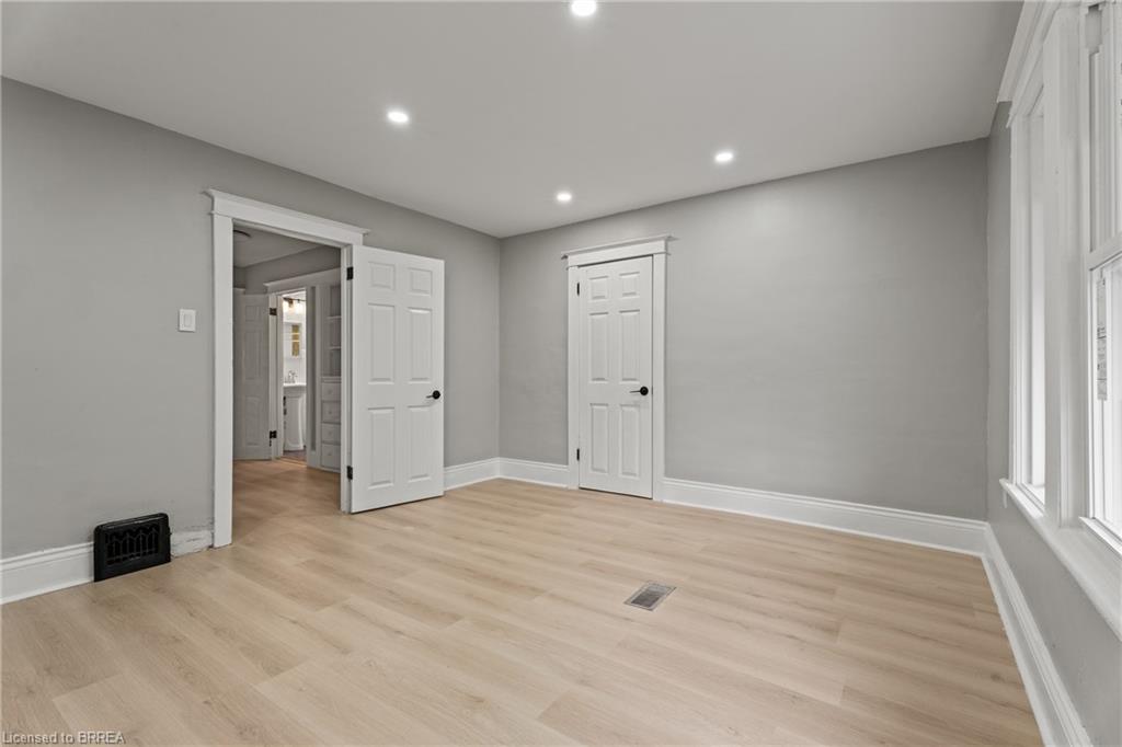 88 Gage Avenue S Property Photo 20