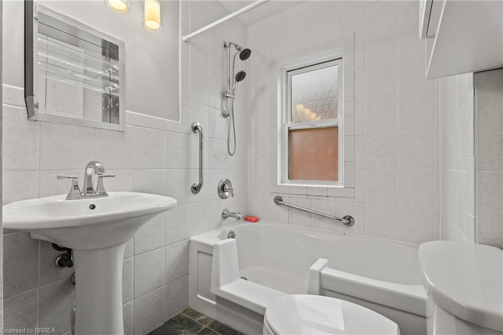 88 Gage Avenue S Property Photo 27