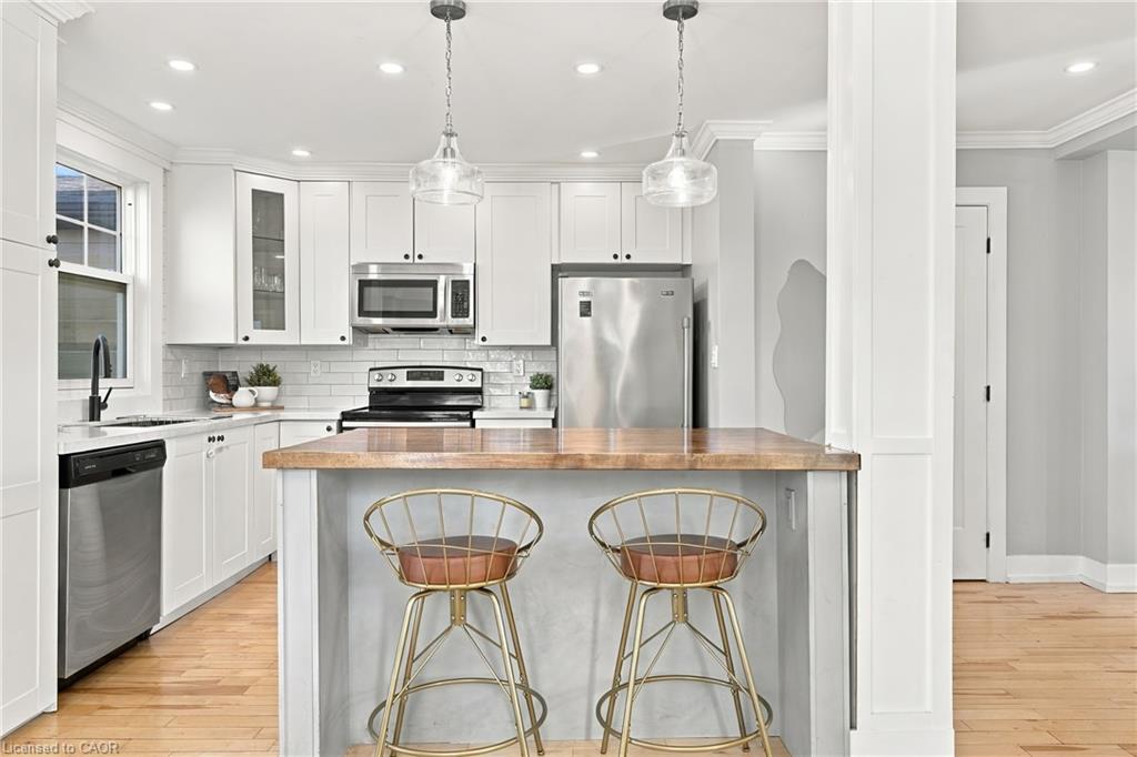 1231 Dunsmure Road Property Photo 7