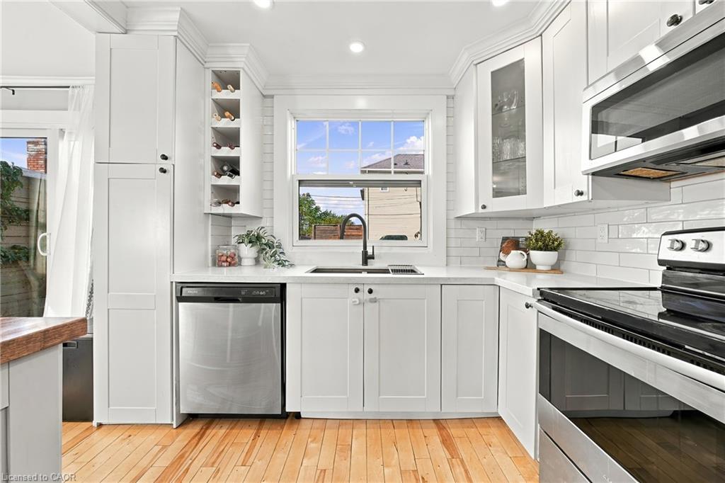 1231 Dunsmure Road Property Photo 8