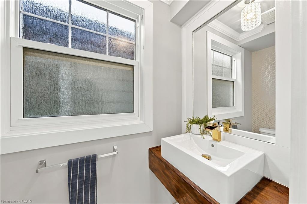 1231 Dunsmure Road Property Photo 10