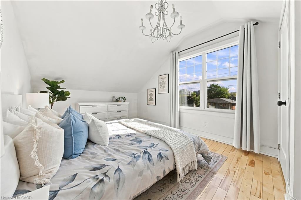1231 Dunsmure Road Property Photo 11