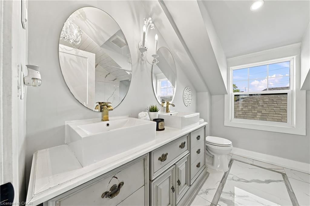 1231 Dunsmure Road Property Photo 15