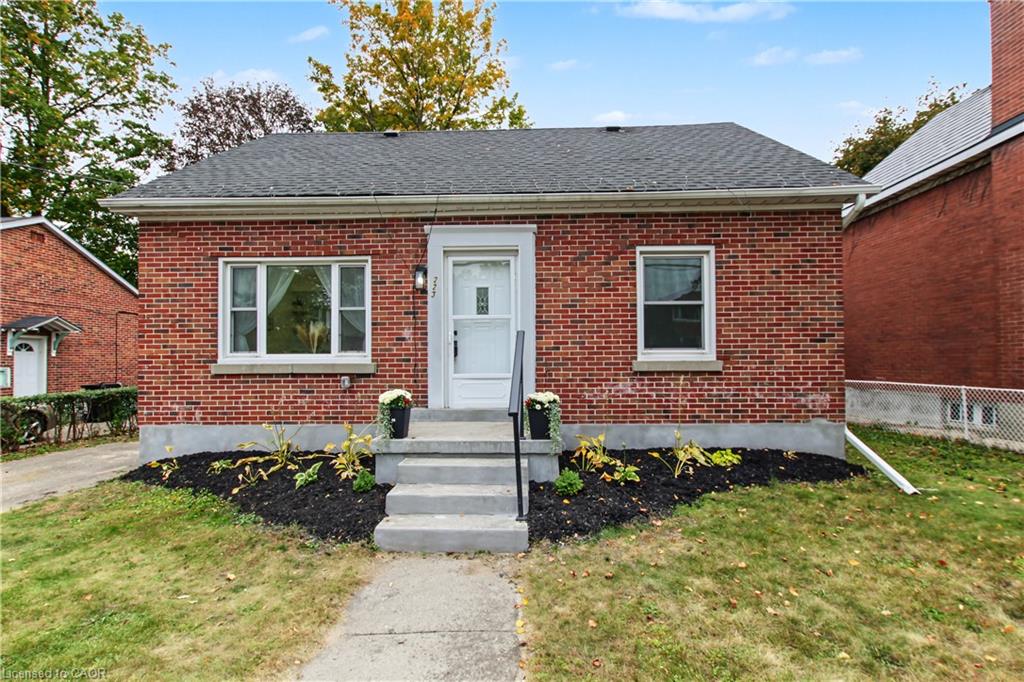 223 Margaret Avenue Property Photo 4