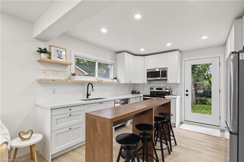 223 Margaret Avenue Property Photo 8