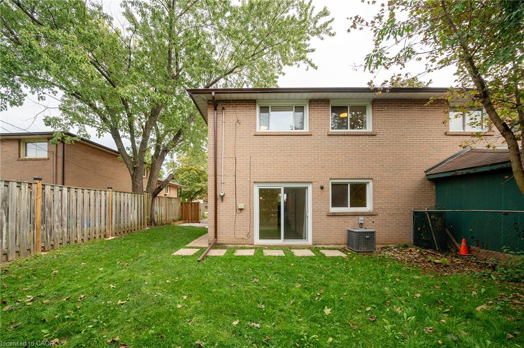 1254 Napier Crescent Property Photo 24