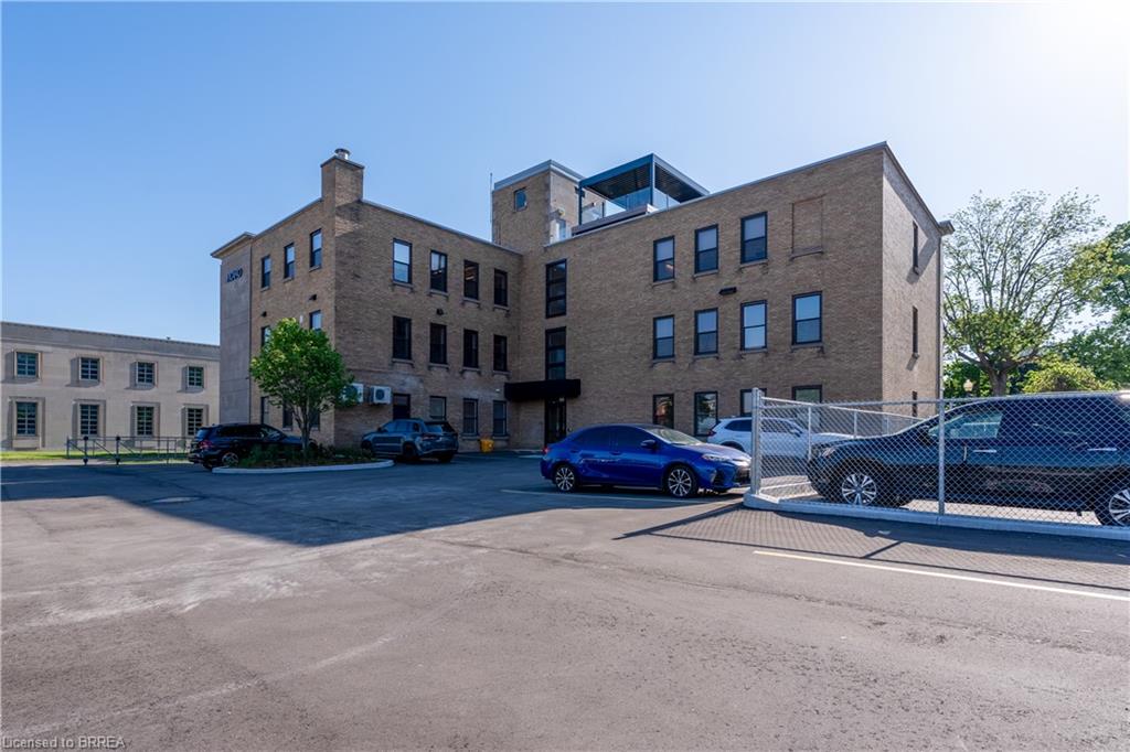 84 Market Street Property Photo 9