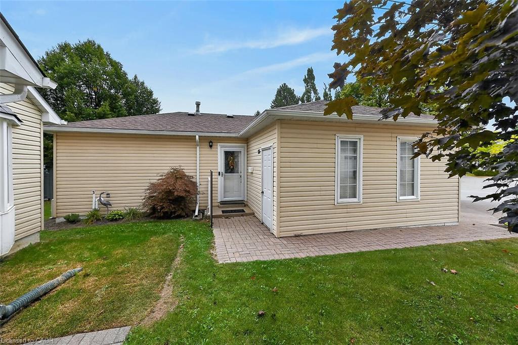 376 Silverbirch Boulevard Property Photo 1