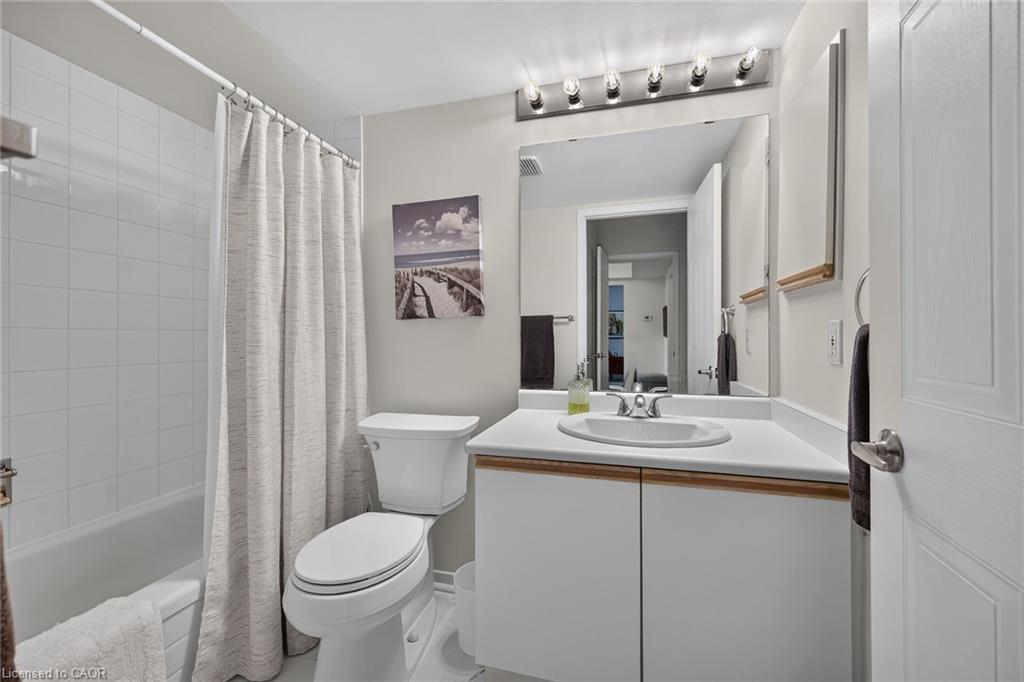 376 Silverbirch Boulevard Property Photo 23