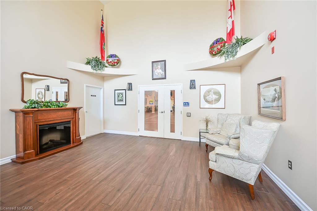 376 Silverbirch Boulevard Property Photo 31