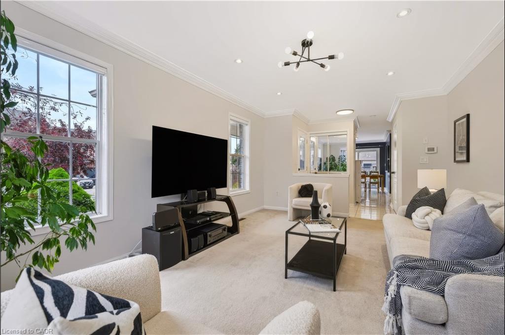 1630 Cartwright Crescent Property Photo 9