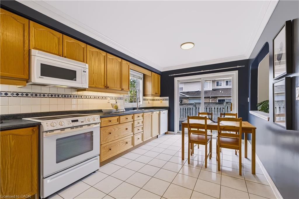 1630 Cartwright Crescent Property Photo 10