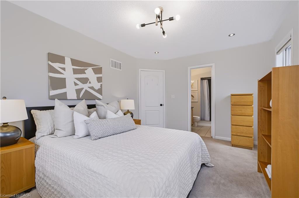 1630 Cartwright Crescent Property Photo 20